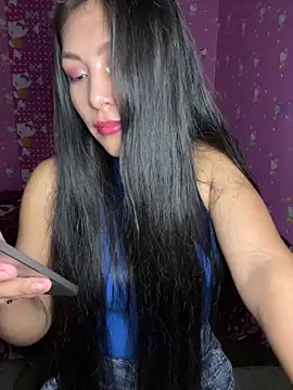 Snapshot of Velyn_18 chatting on 12-23-25, 04:21 Velyn 18 online show from 12-23-25, 04:21