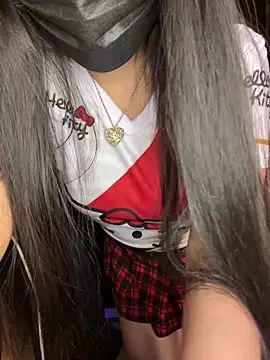 Snapshot of Velyn_18 chatting on 02-11-26, 02:05 Velyn 18 online show from 02-11-26, 02:05