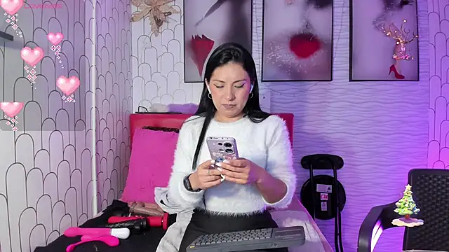 Ella Rousse online show from 12-19-24, 12:34