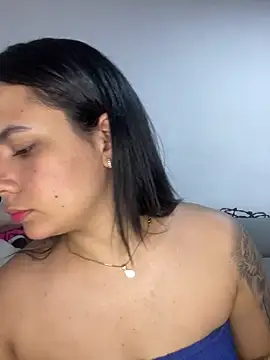 Snapshot of Leyna_Kenet chatting on 12-29-24, 08:37 Leyna Kenet online show from 12-29-24, 08:37