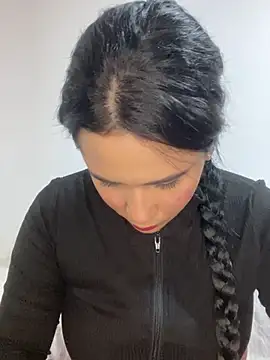 Snapshot of Leyna_Kenet chatting on 02-12-25, 03:40 Leyna Kenet online show from 02-12-25, 03:40