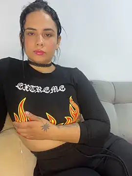 Snapshot of Leyna_Kenet chatting on 02-24-25, 04:16 Leyna Kenet online show from 02-24-25, 04:16