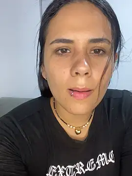 Snapshot of Leyna_Kenet chatting on 03-15-25, 02:14 Leyna Kenet online show from 03-15-25, 02:14