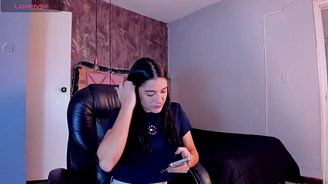 Snapshot of SKYLERWHIITEE chatting on 12-12-24, 02:59 SKYLERWHIITEE online show from 12-12-24, 02:59