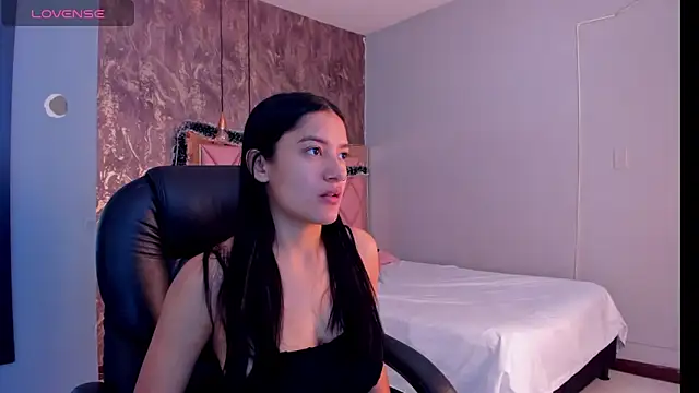 Snapshot of SKYLERWHIITEE chatting on 12-29-24, 02:49 SKYLERWHIITEE online show from 12-29-24, 02:49