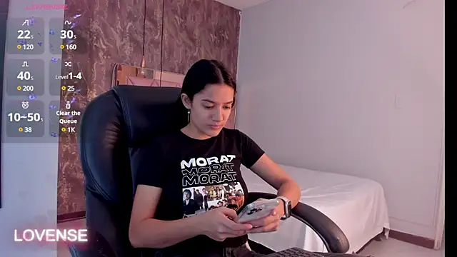 Snapshot of SKYLERWHIITEE chatting on 02-05-25, 02:40 SKYLERWHIITEE online show from 02-05-25, 02:40