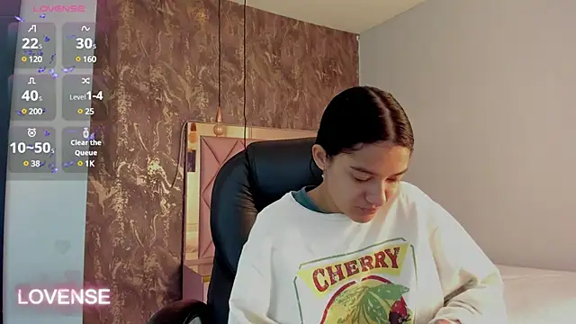 Snapshot of SKYLERWHIITEE chatting on 02-07-25, 02:40 SKYLERWHIITEE online show from 02-07-25, 02:40