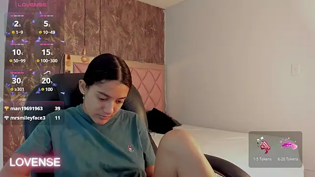 Snapshot of SKYLERWHIITEE chatting on 02-07-25, 05:41 SKYLERWHIITEE online show from 02-07-25, 05:41