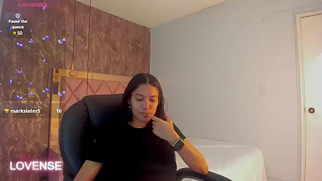 Snapshot of SKYLERWHIITEE chatting on 02-09-25, 06:43 SKYLERWHIITEE online show from 02-09-25, 06:43