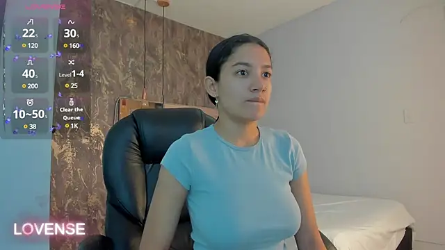 Snapshot of SKYLERWHIITEE chatting on 02-13-25, 03:39 SKYLERWHIITEE online show from 02-13-25, 03:39