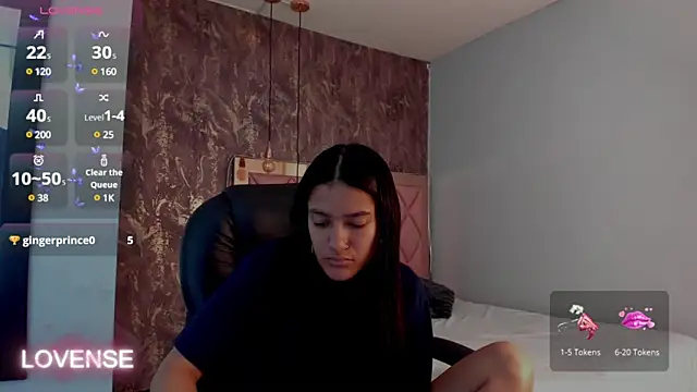 Snapshot of SKYLERWHIITEE chatting on 02-14-25, 09:34 SKYLERWHIITEE online show from 02-14-25, 09:34