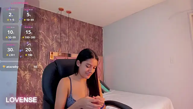 Snapshot of SKYLERWHIITEE chatting on 03-01-25, 06:13 SKYLERWHIITEE online show from 03-01-25, 06:13