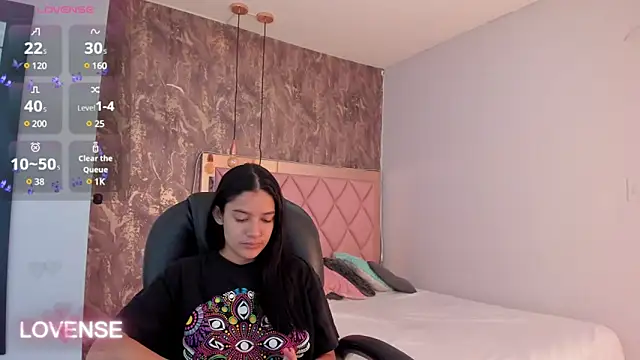 Snapshot of SKYLERWHIITEE chatting on 03-02-25, 04:39 SKYLERWHIITEE online show from 03-02-25, 04:39