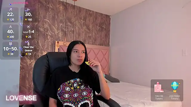 Snapshot of SKYLERWHIITEE chatting on 03-02-25, 09:42 SKYLERWHIITEE online show from 03-02-25, 09:42