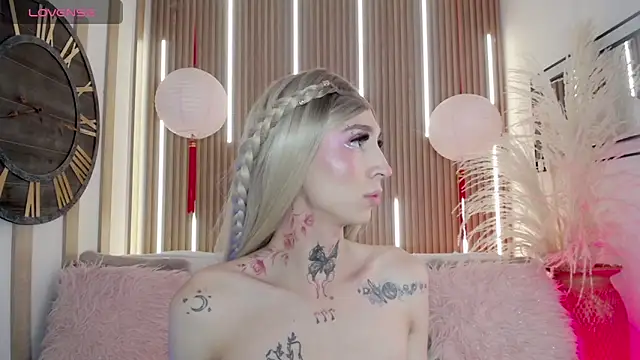 Aniie Doll online show from 01-10-26, 08:32