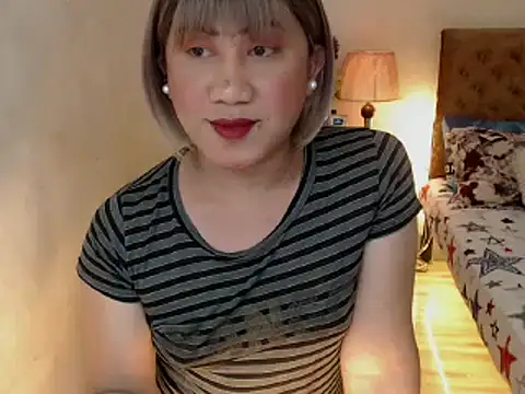Snapshot of playtimesussy69 chatting on 01-04-25, 11:33 playtimesussy69 online show from 01-04-25, 11:33
