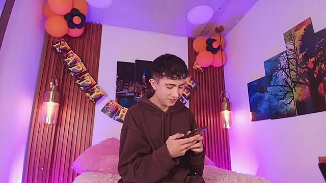 Noah Xitruxx online show from 11-04-25, 03:16