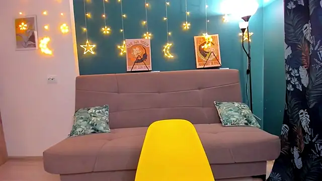 Snapshot of Xloe_Queen chatting on 01-25-25, 11:13 Xloe Queen online show from 01-25-25, 11:13