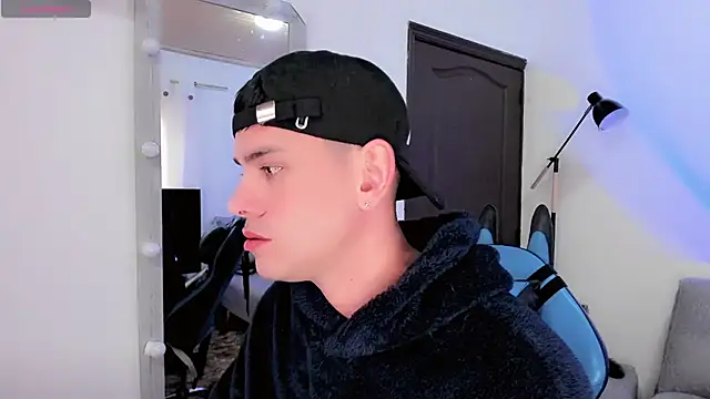 Snapshot of joe_jhon chatting on 02-05-25, 11:34 joe jhon online show from 02-05-25, 11:34