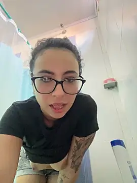 pola adams  online show from 10-05-25, 08:29