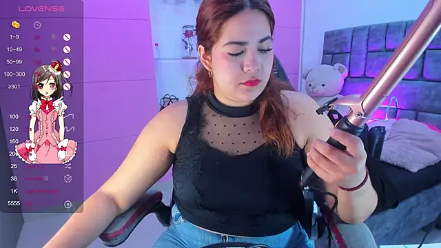 jisoo   online show from 10-10-25, 01:10