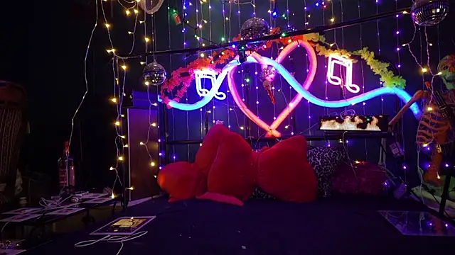 Snapshot of anonymouszN chatting on 02-12-26, 09:43 anonymouszN online show from 02-12-26, 09:43