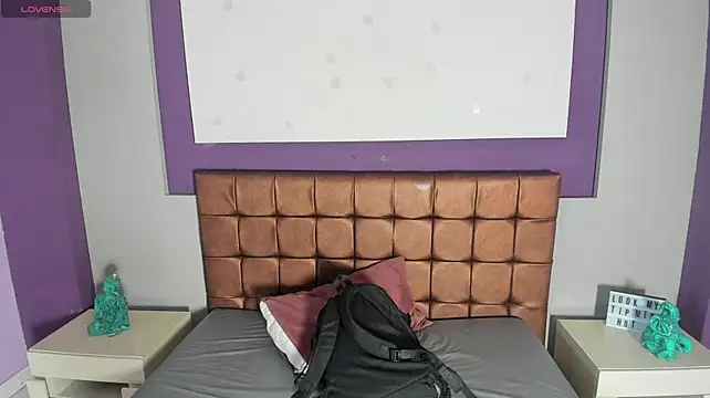 rhosyn reyes online show from 10-03-25, 07:22