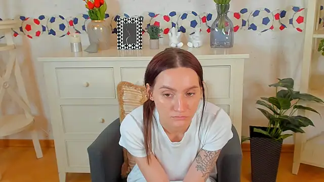 DarlineFrake online show from 12-16-24, 02:38