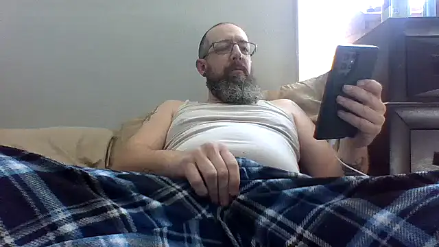 Snapshot of Huskers2020 chatting on 02-19-25, 06:21 Huskers2020 online show from 02-19-25, 06:21