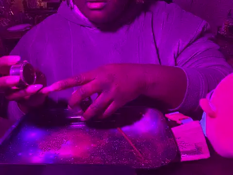 Snapshot of BigKittyRaven chatting on 12-09-24, 05:40 BigKittyRaven online show from 12-09-24, 05:40