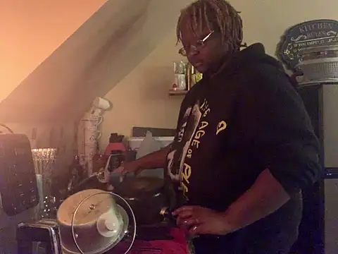 Snapshot of BigKittyRaven chatting on 12-31-24, 04:46 BigKittyRaven online show from 12-31-24, 04:46