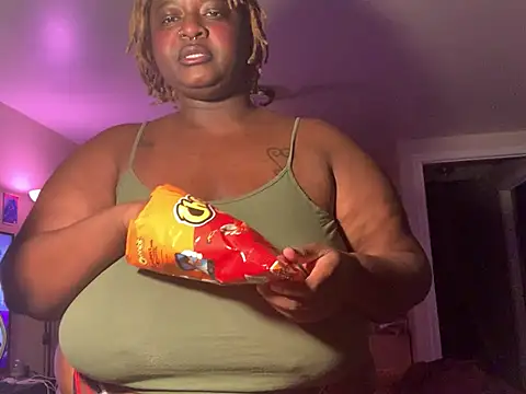 Snapshot of BigKittyRaven chatting on 01-11-25, 10:40 BigKittyRaven online show from 01-11-25, 10:40