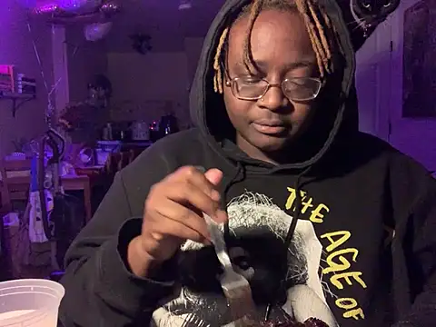 Snapshot of BigKittyRaven chatting on 02-12-25, 04:12 BigKittyRaven online show from 02-12-25, 04:12