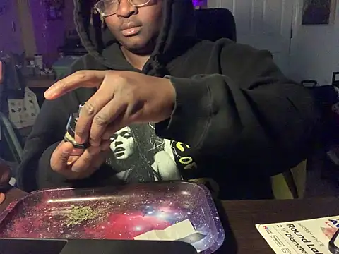 Snapshot of BigKittyRaven chatting on 02-28-25, 04:43 BigKittyRaven online show from 02-28-25, 04:43