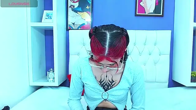 Snapshot of aliss-diaz chatting on 03-17-25, 11:00 aliss-diaz online show from 03-17-25, 11:00