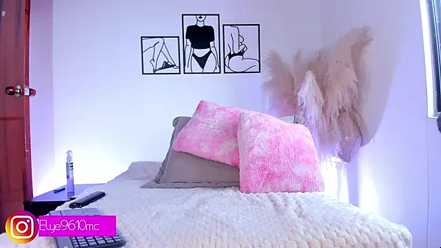 Snapshot of ellie_mcdonald chatting on 02-27-26, 08:09 ellie mcdonald online show from 02-27-26, 08:09