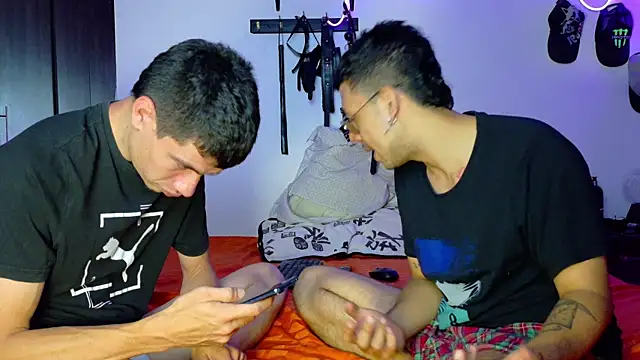 Snapshot of Nymphobuddies chatting on 01-19-25, 10:06 Nymphobuddies online show from 01-19-25, 10:06