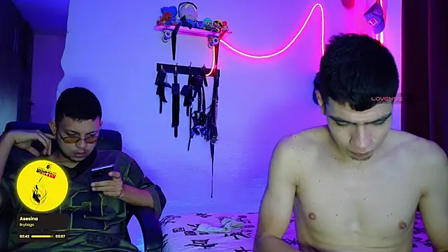 Snapshot of Nymphobuddies chatting on 03-15-25, 03:29 Nymphobuddies online show from 03-15-25, 03:29