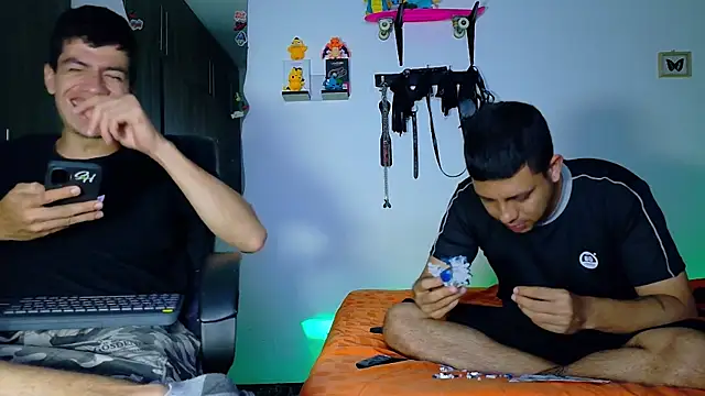 Snapshot of Nymphobuddies chatting on 09-19-25, 03:19 Nymphobuddies online show from 09-19-25, 03:19