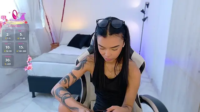 Snapshot of AnabelWolf chatting on 10-22-25, 02:17 AnabelWolf online show from 10-22-25, 02:17