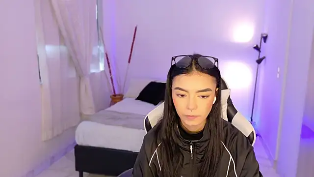 Snapshot of AnabelWolf chatting on 10-23-25, 01:32 AnabelWolf online show from 10-23-25, 01:32