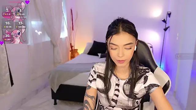 Snapshot of AnabelWolf chatting on 11-03-25, 06:42 AnabelWolf online show from 11-03-25, 06:42