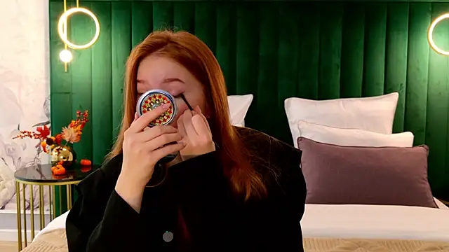 MichelleReid online show from 10-17-25, 03:10