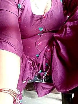 Snapshot of KEEP536 chatting on 10-14-25, 10:05 KEEP536 online show from 10-14-25, 10:05