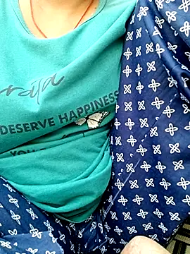 Snapshot of KEEP536 chatting on 10-27-25, 04:27 KEEP536 online show from 10-27-25, 04:27