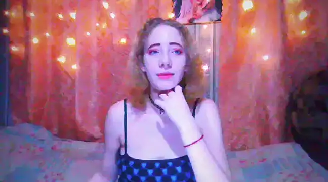 Snapshot of MelxMellie chatting on 12-22-24, 06:37 MelxMellie online show from 12-22-24, 06:37