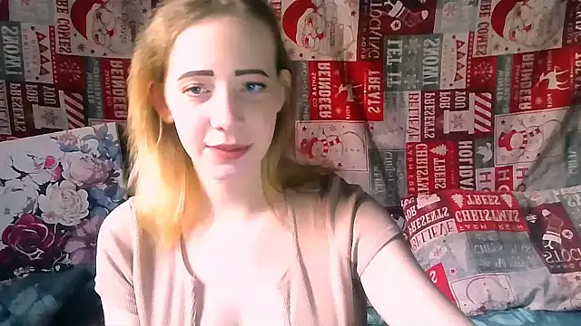 Snapshot of MelxMellie chatting on 03-08-25, 02:51 MelxMellie online show from 03-08-25, 02:51