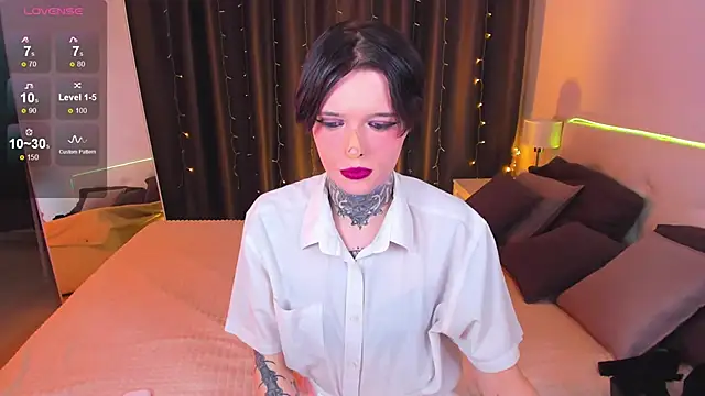 Simona Rain online show from 01-15-25, 05:50