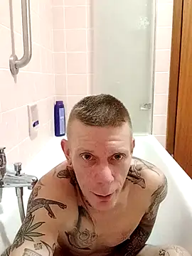 Snapshot of Tattooguy_86 chatting on 11-15-25, 03:52 Tattooguy 86 online show from 11-15-25, 03:52