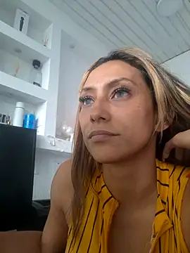 Snapshot of salome_drasin chatting on 01-16-26, 04:22 salome drasin online show from 01-16-26, 04:22